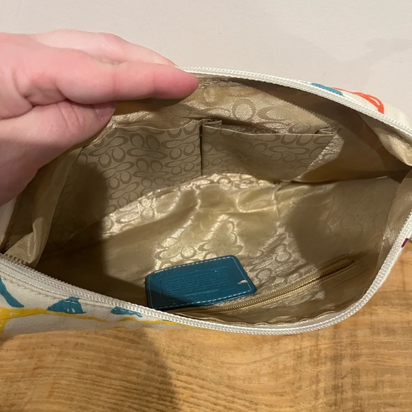 Coach rainbow monogram signature crossbody with unbranded chain GUC - Picture 3 of 6